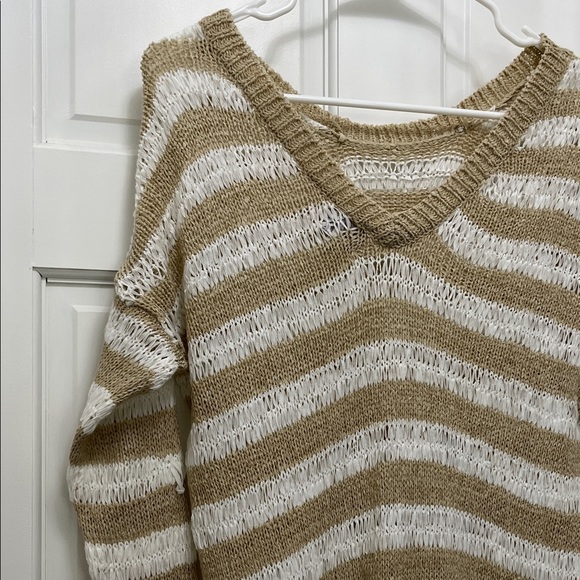 John + Jenn Women's Tan and White Loose Knit Long Line Stripe Sweater - Sz Small - Picture 16 of 16